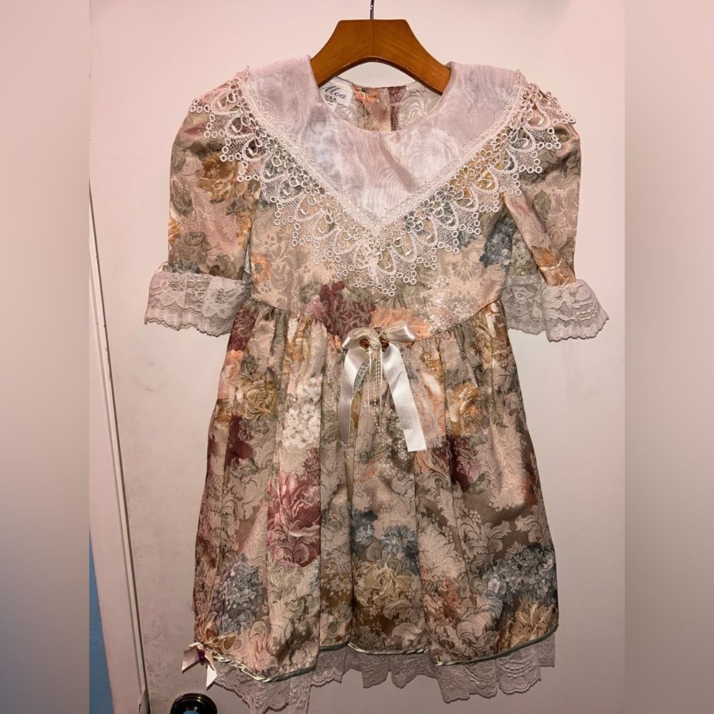 VINTAGE MOA Girls floral lace dress size 6